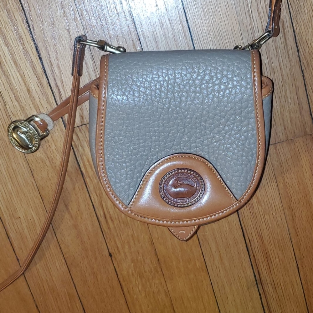 Vintage Dooney and Bourke crossbody